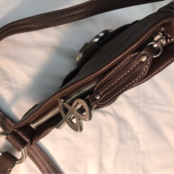 B. Makowsky Chocolate Brown Pebbled Leather Front Buckle Crossbody Saddle Purse - Picture 6 of 15